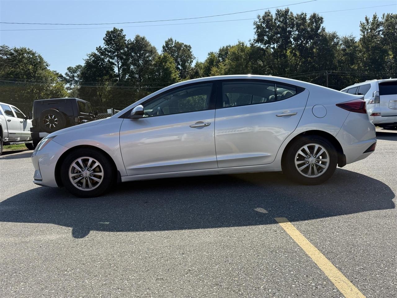 Hyundai Elantra  2020