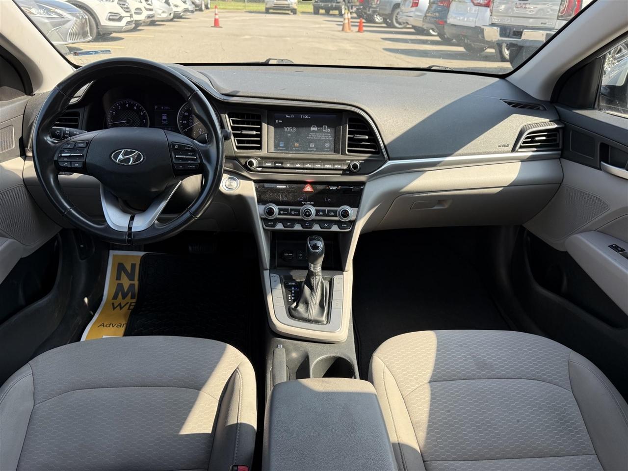 Hyundai Elantra  2020