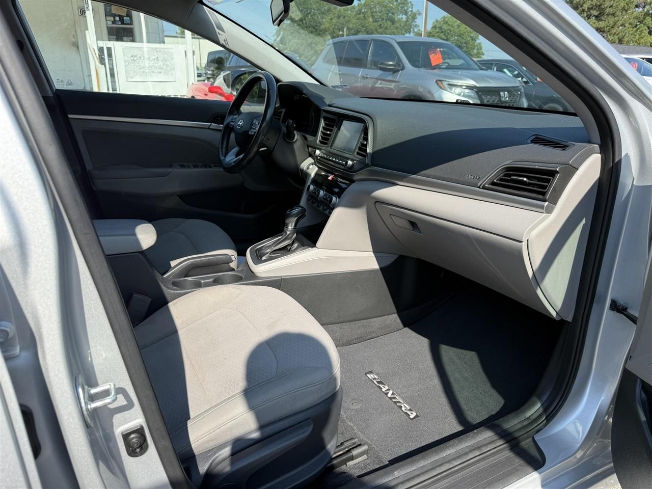 Hyundai Elantra  2020