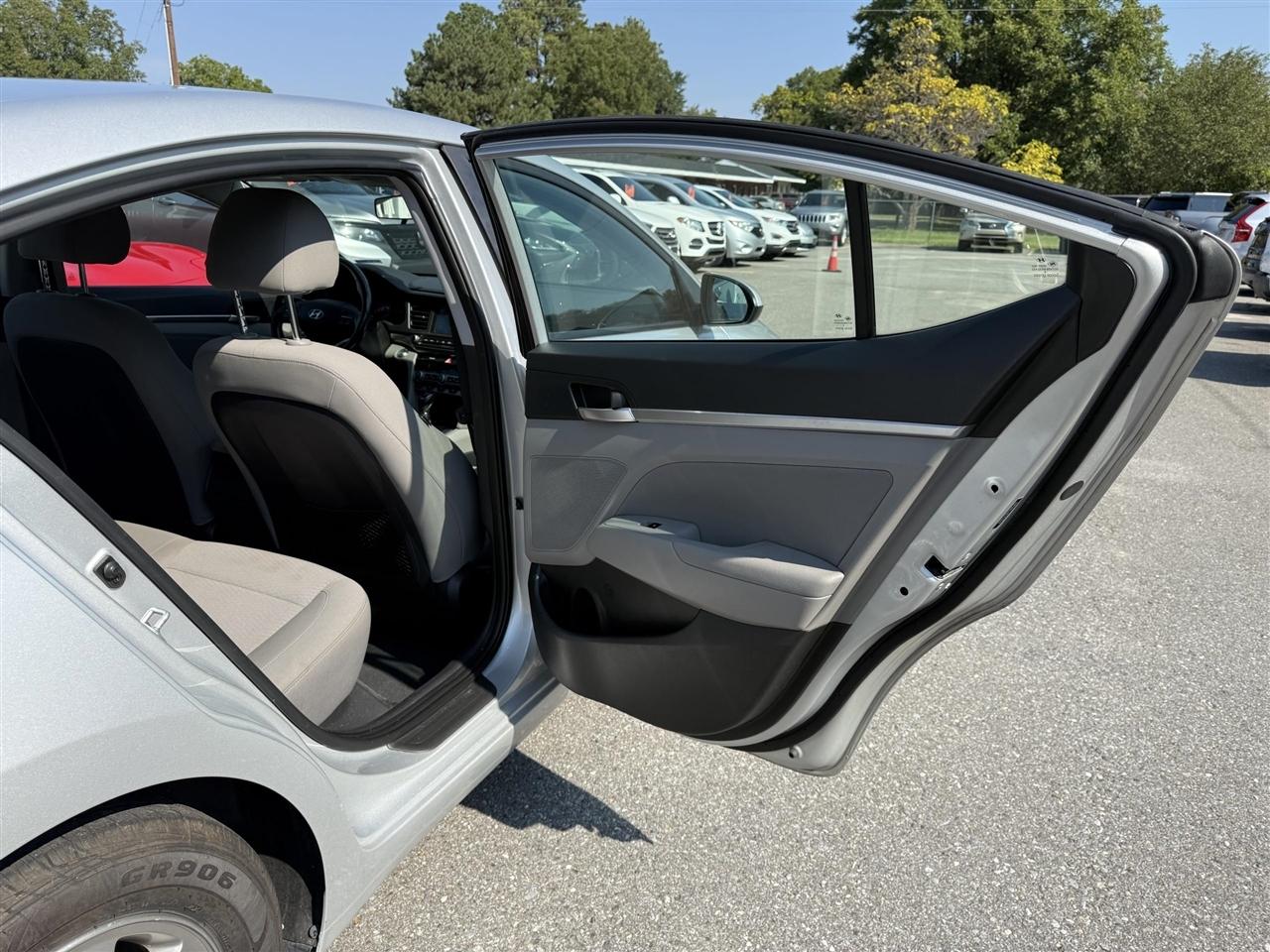 Hyundai Elantra  2020