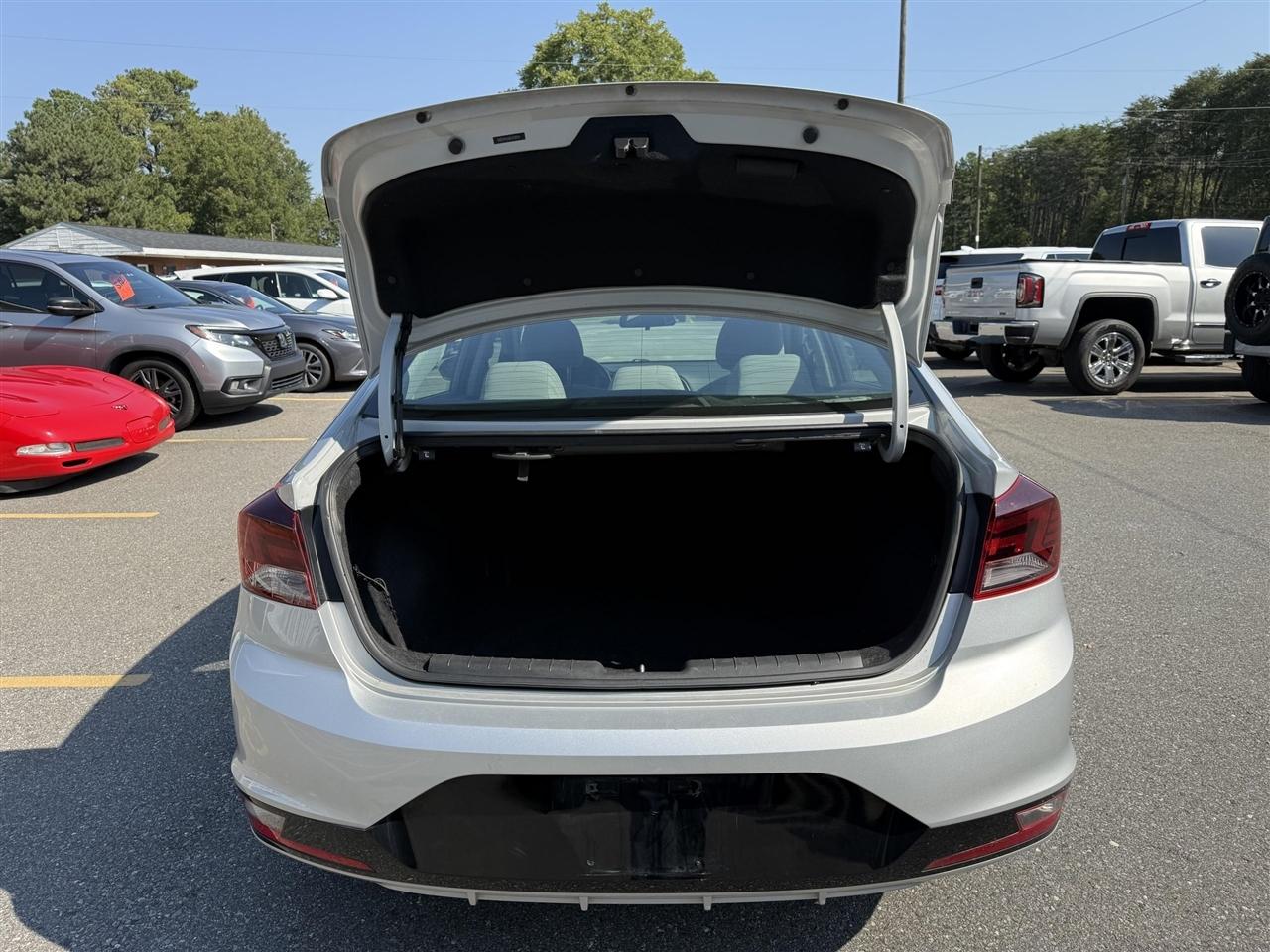 Hyundai Elantra  2020