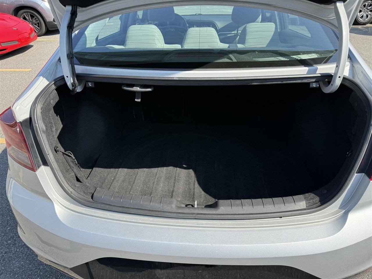 Hyundai Elantra  2020
