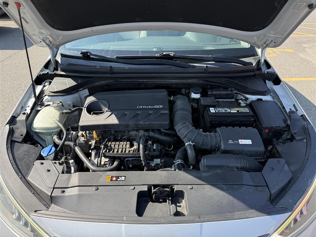 Hyundai Elantra  2020