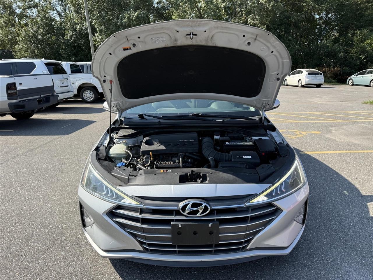 Hyundai Elantra  2020