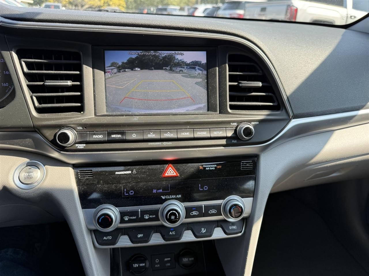 Hyundai Elantra  2020