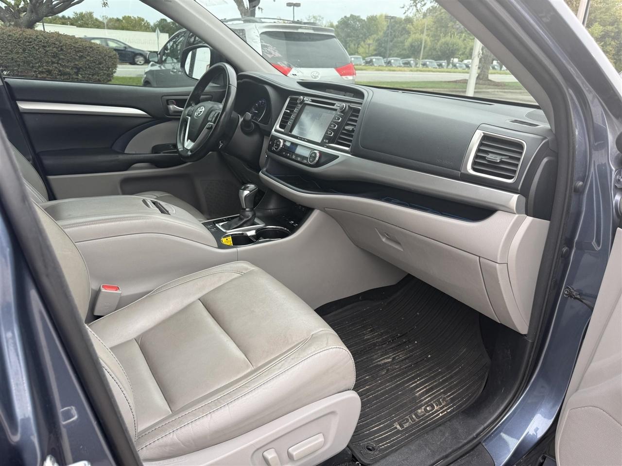 Toyota Highlander  2017