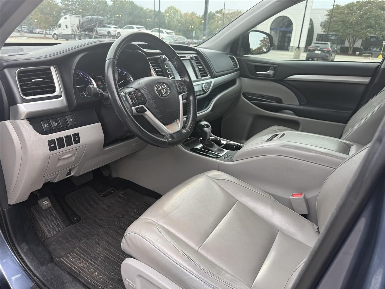 Toyota Highlander  2017