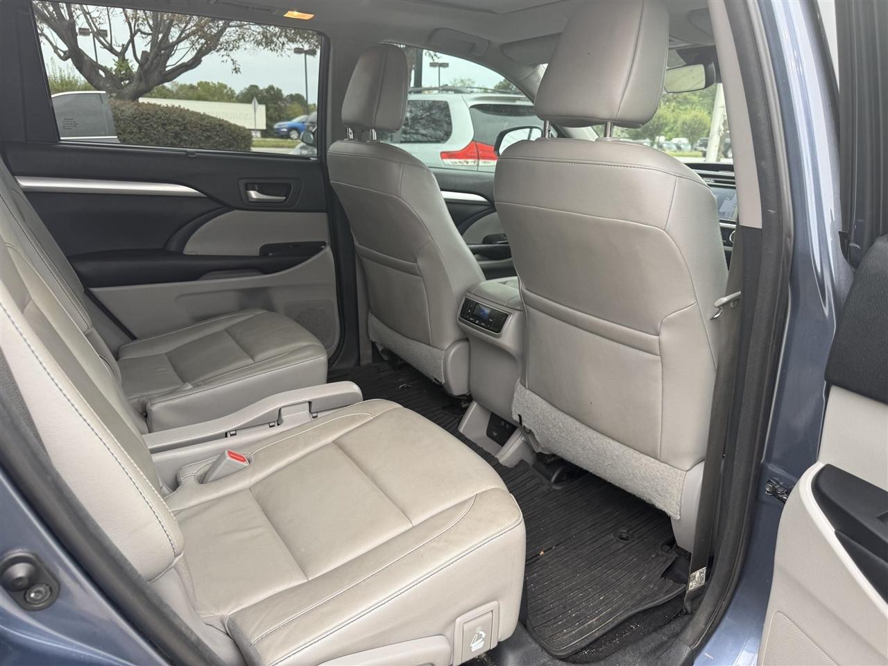 Toyota Highlander  2017