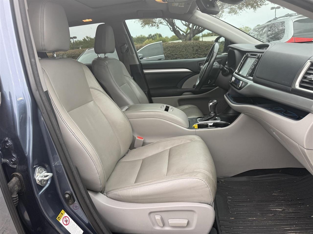 Toyota Highlander  2017