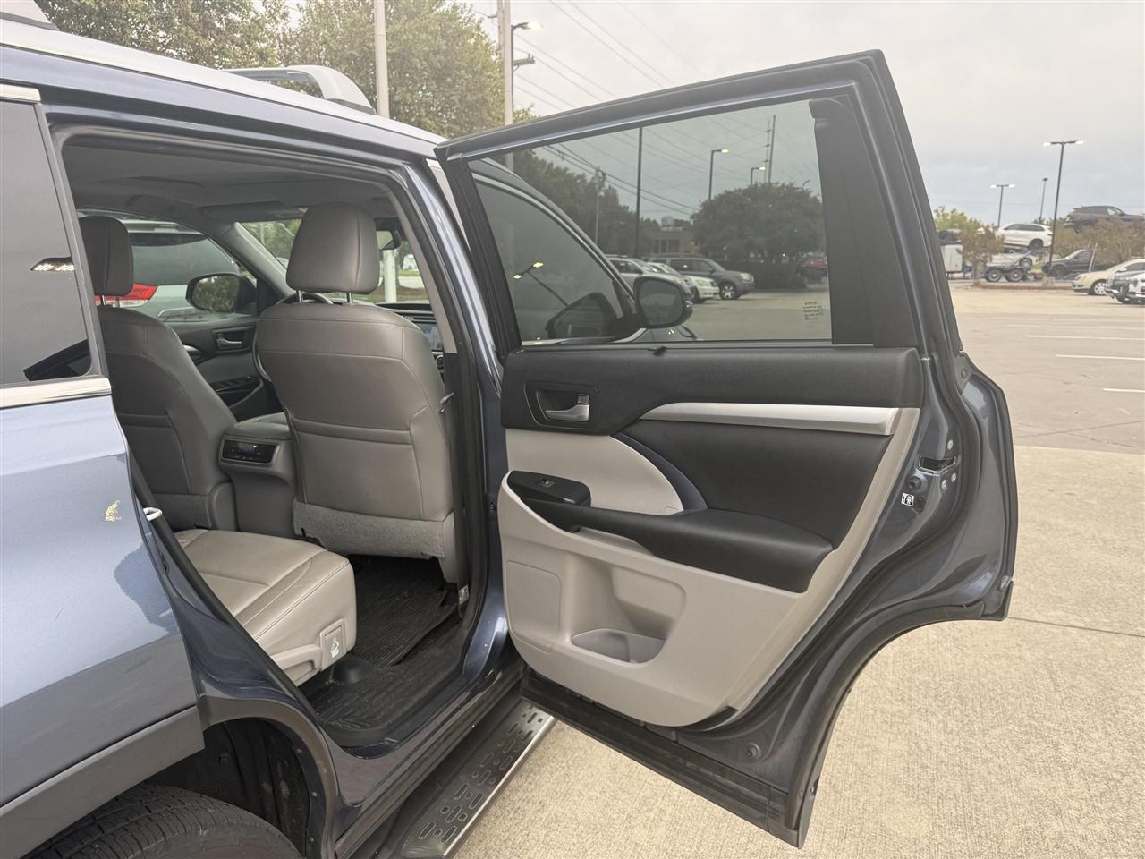 Toyota Highlander  2017