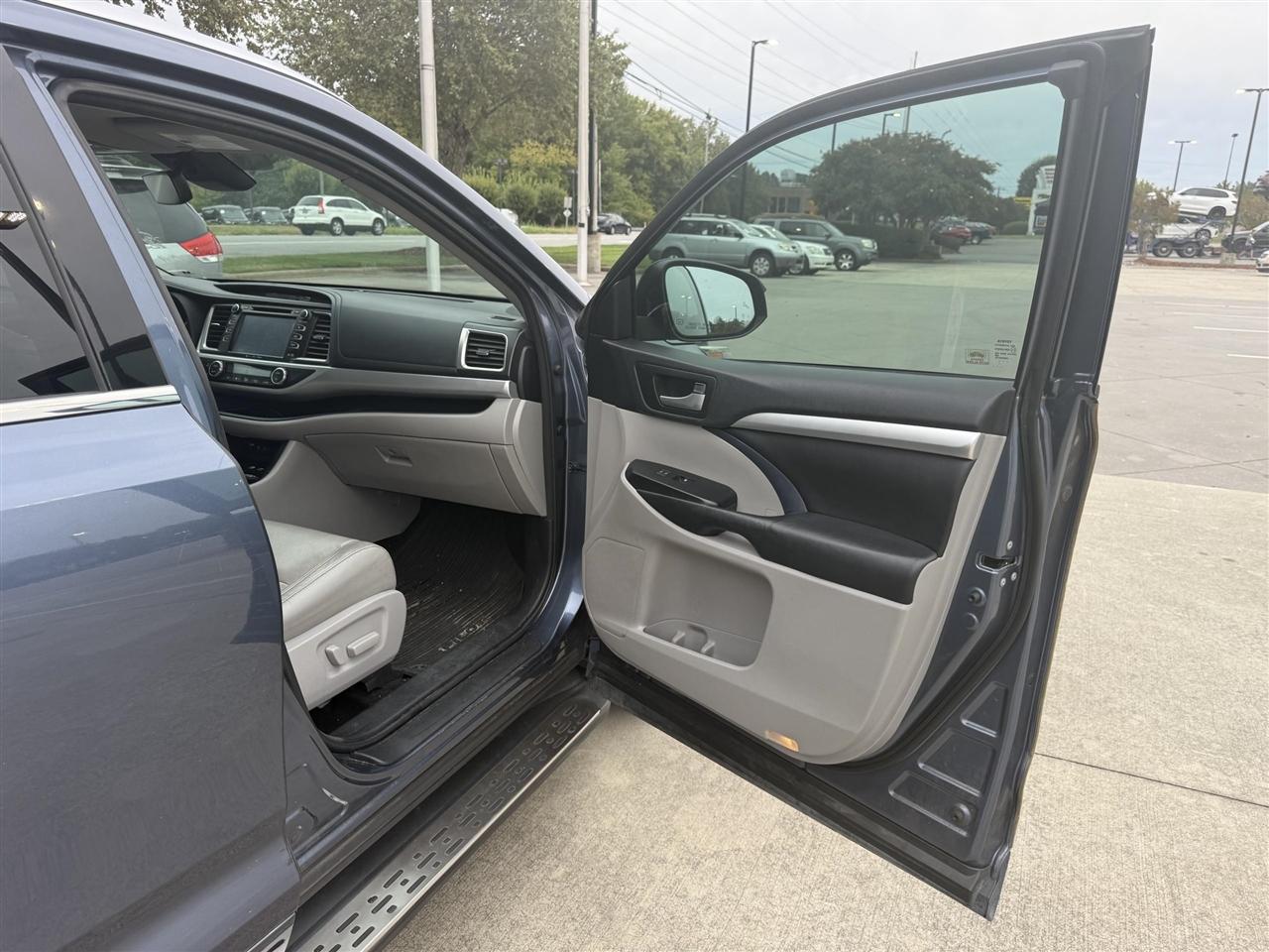 Toyota Highlander  2017