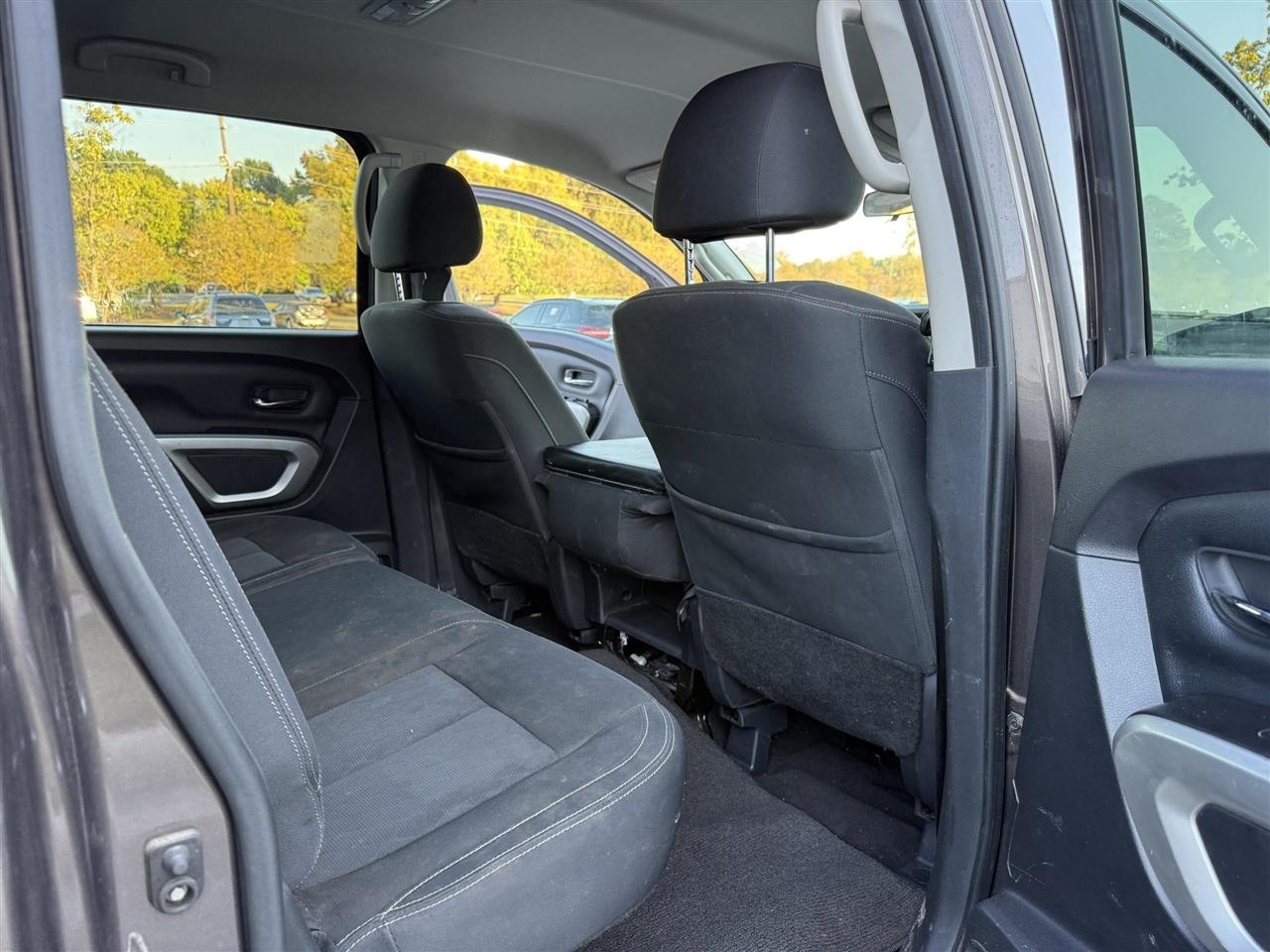 Nissan Titan  2019