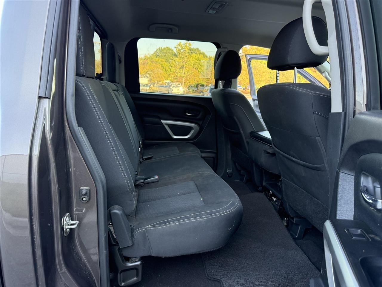 Nissan Titan  2019