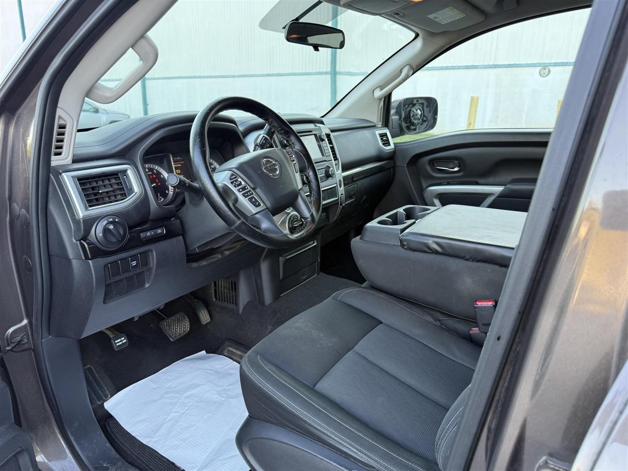Nissan Titan  2019
