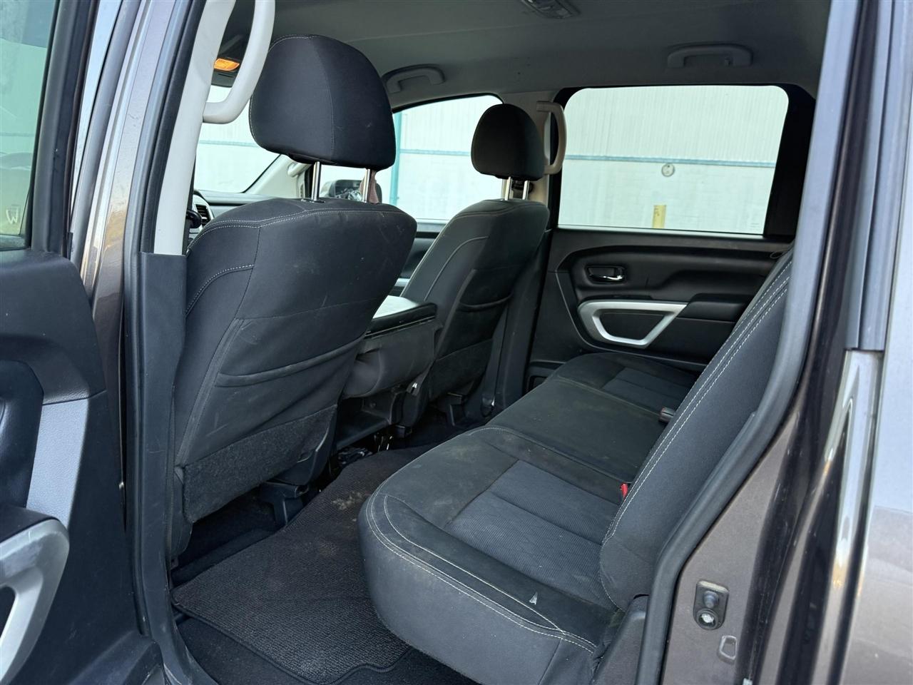 Nissan Titan  2019