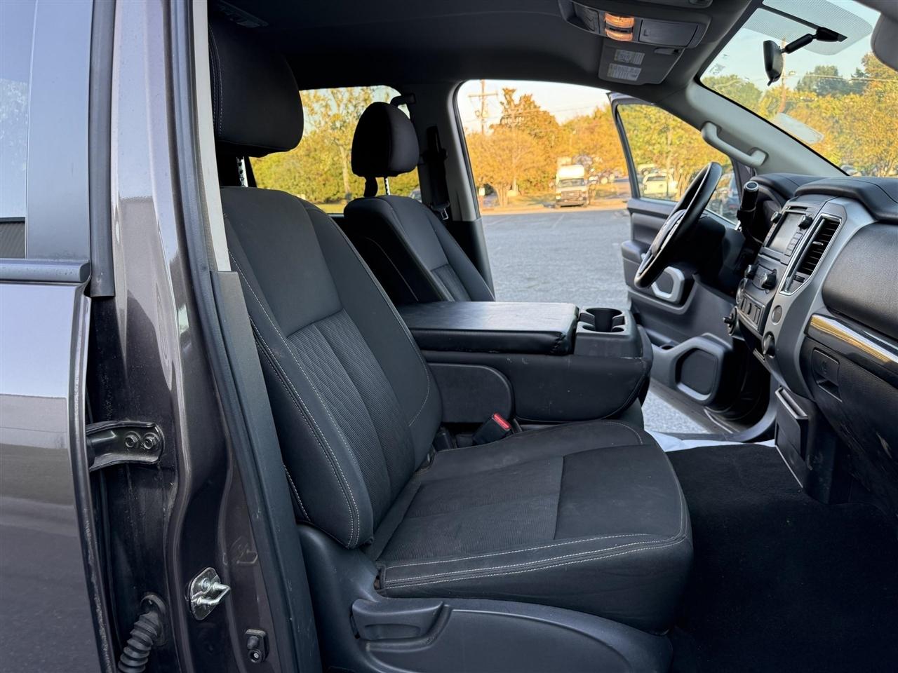 Nissan Titan  2019