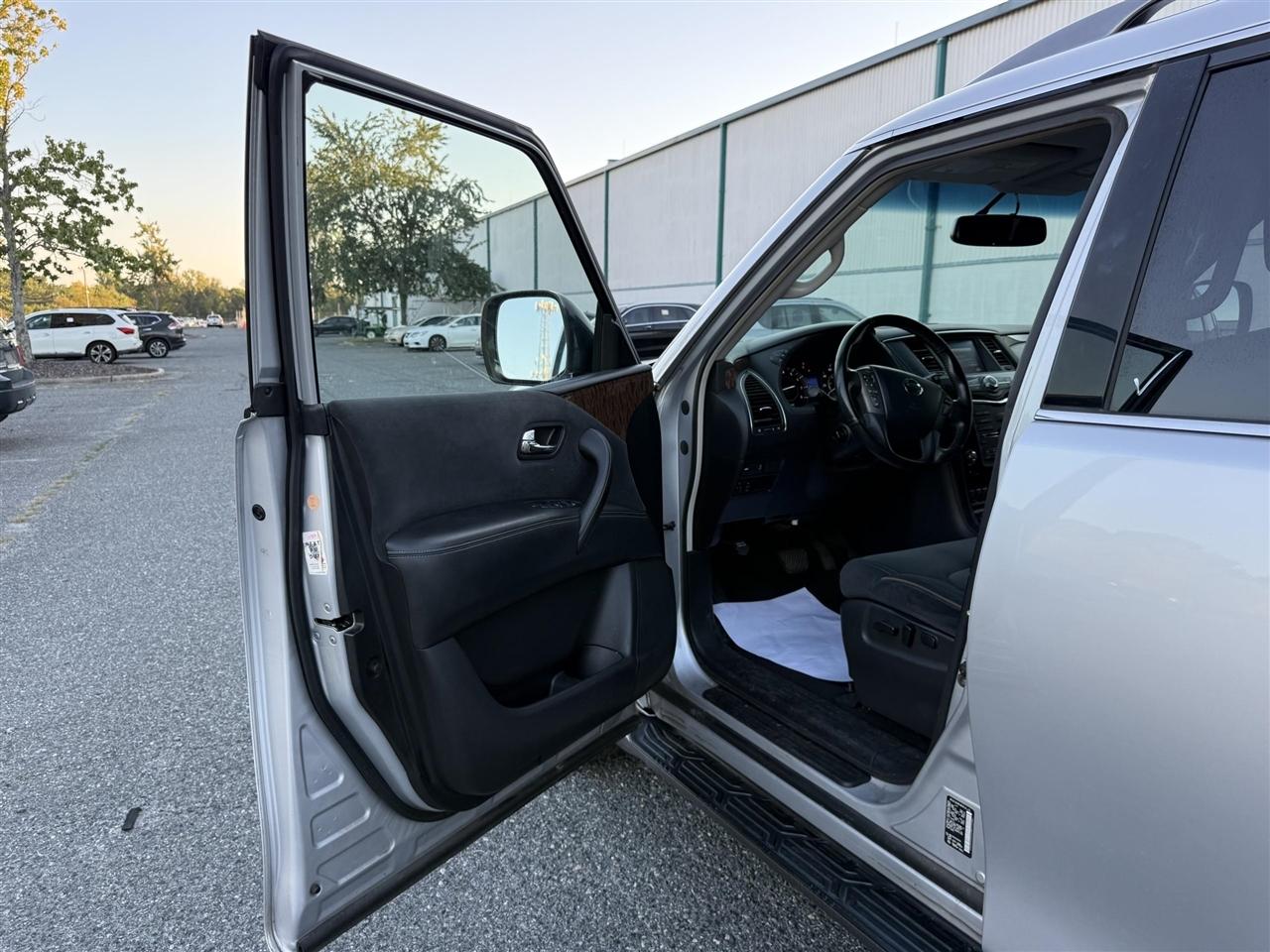 Nissan Armada  2017