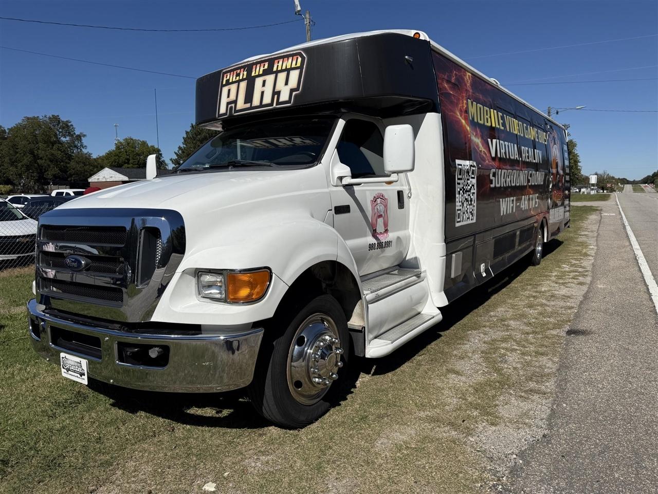 2015 Ford F-650 VAN