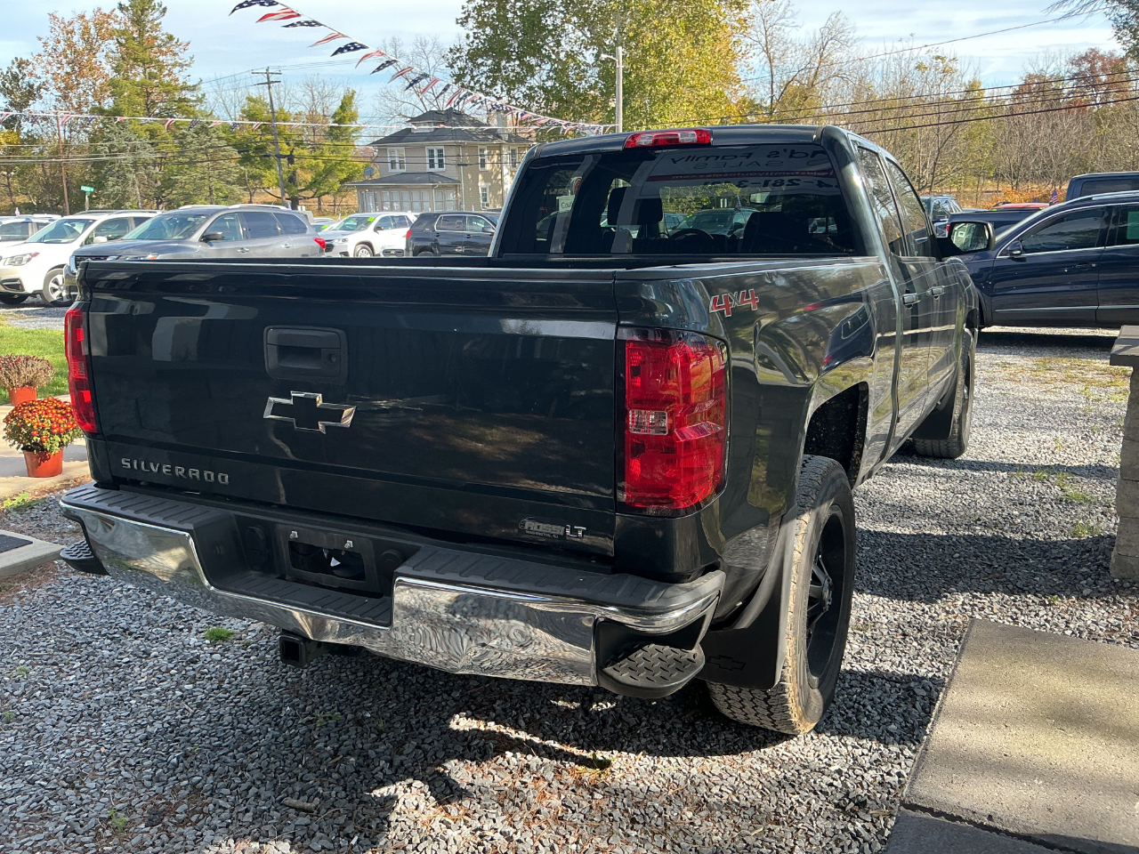 Chevrolet Silverado 1500 4WD Double Cab 143.5" LT w/1LT 2017 Chevrolet Silverado 1500 4WD Double Cab 143.5" LT w/1LT 2017