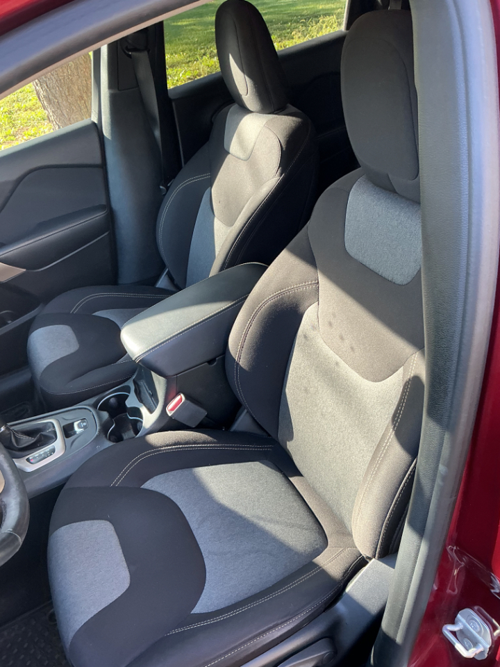 2018 Jeep Cherokee Latitude photo 2