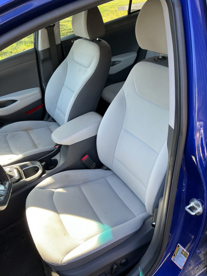 2022 Hyundai Ioniq SE photo 2