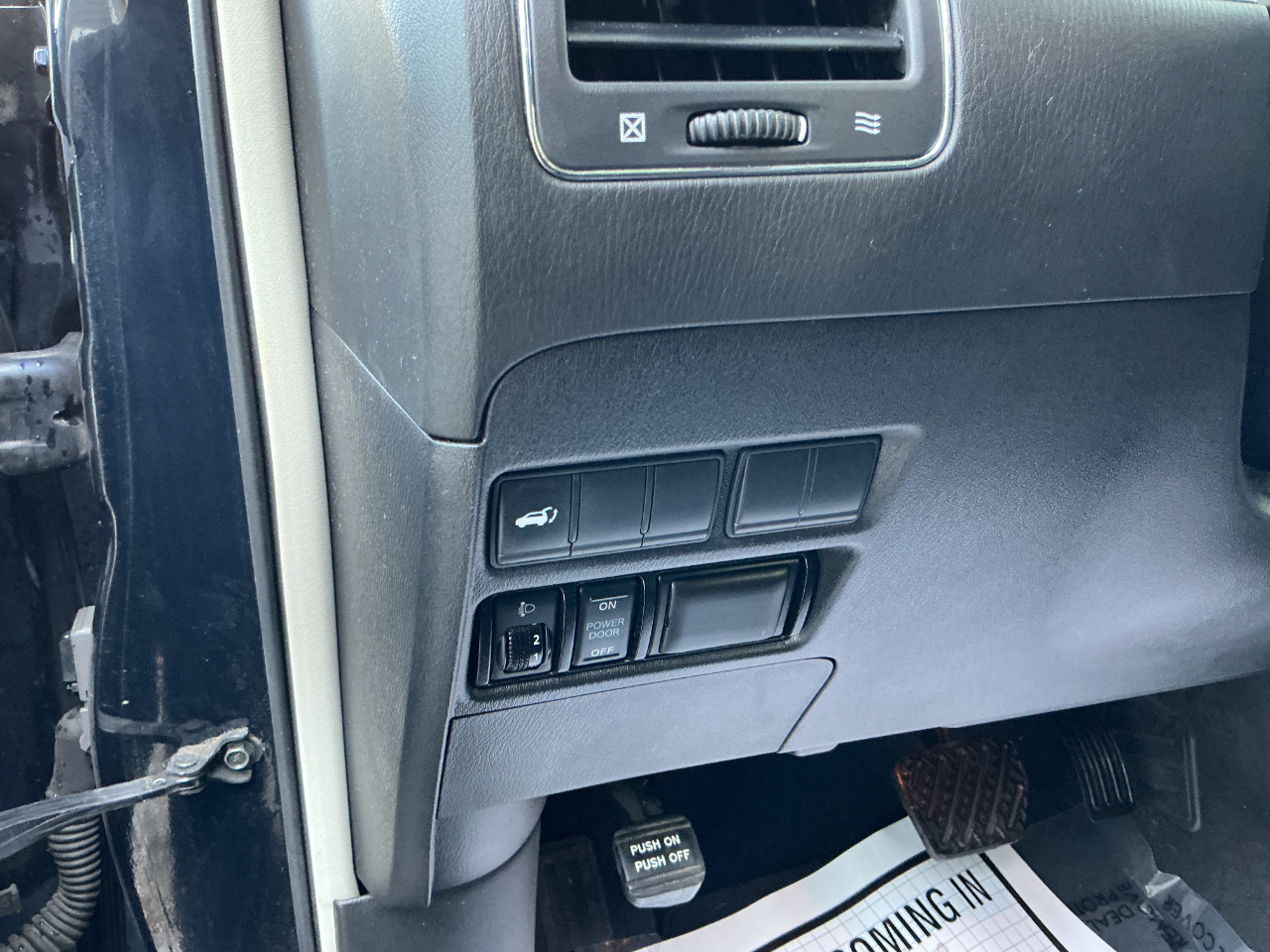 2018 Nissan Armada SL photo 3