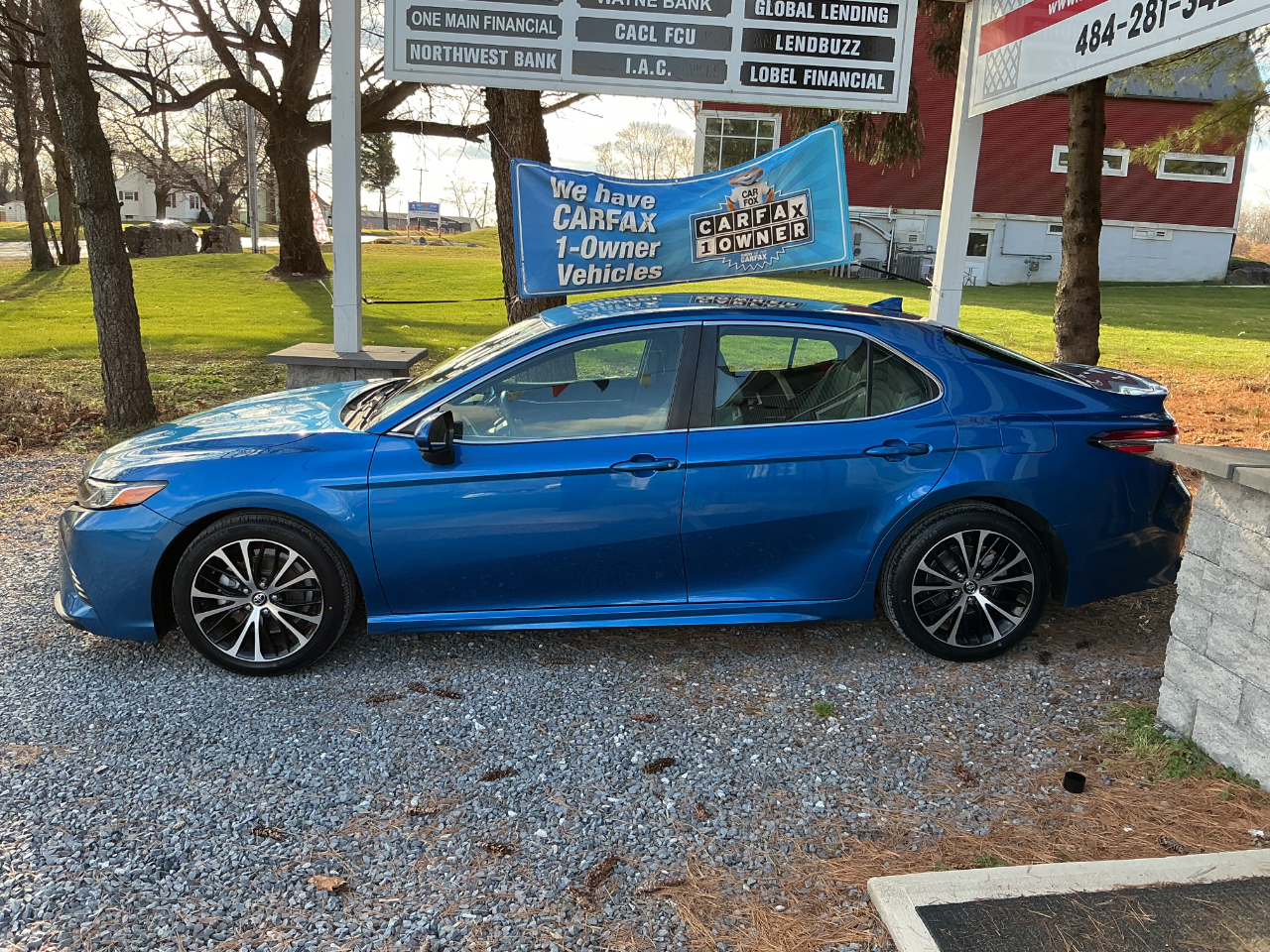 Toyota Camry SE Auto (Natl) 2020