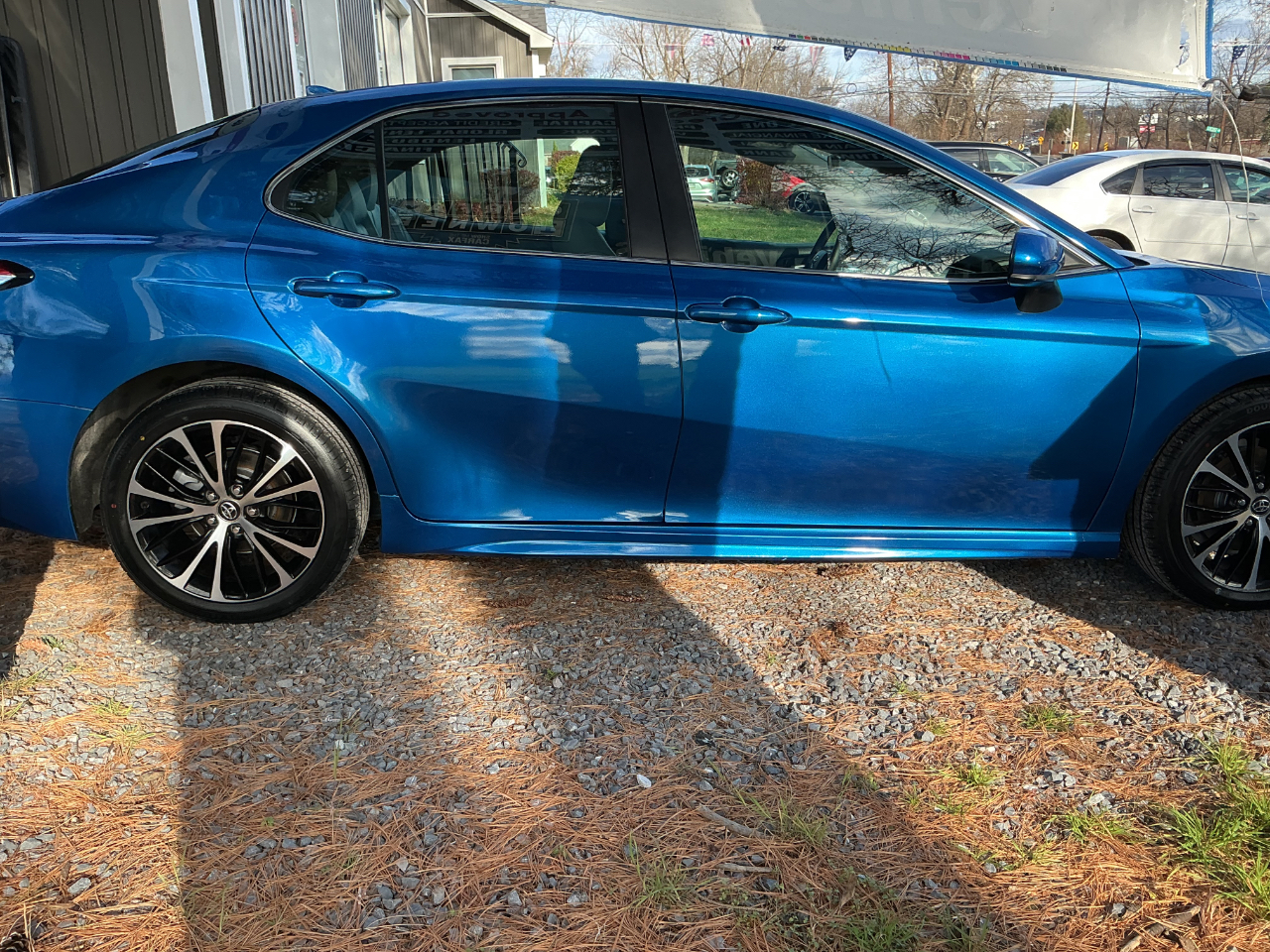 Toyota Camry SE Auto (Natl) 2020