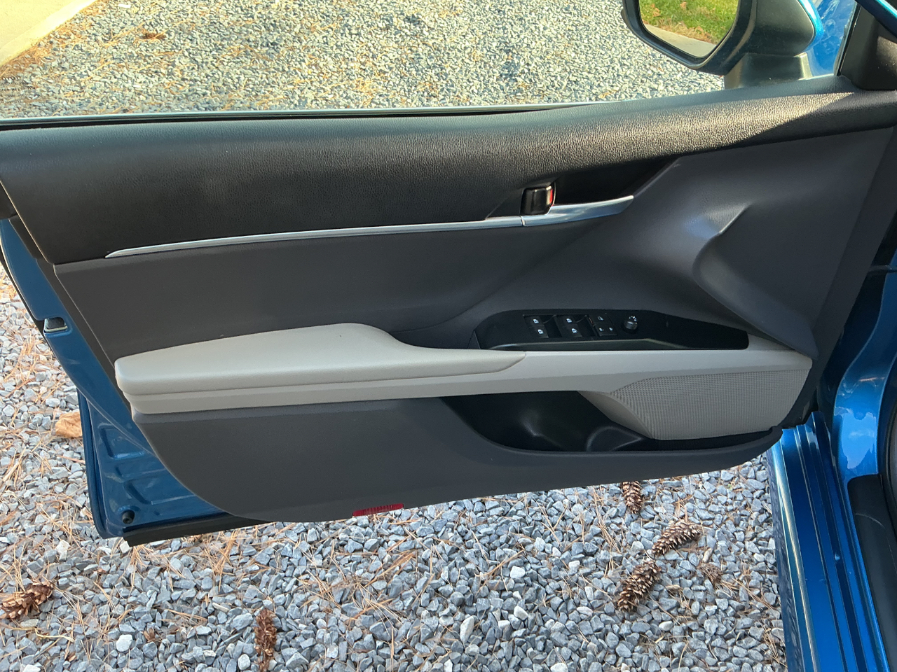 Toyota Camry SE Auto (Natl) 2020