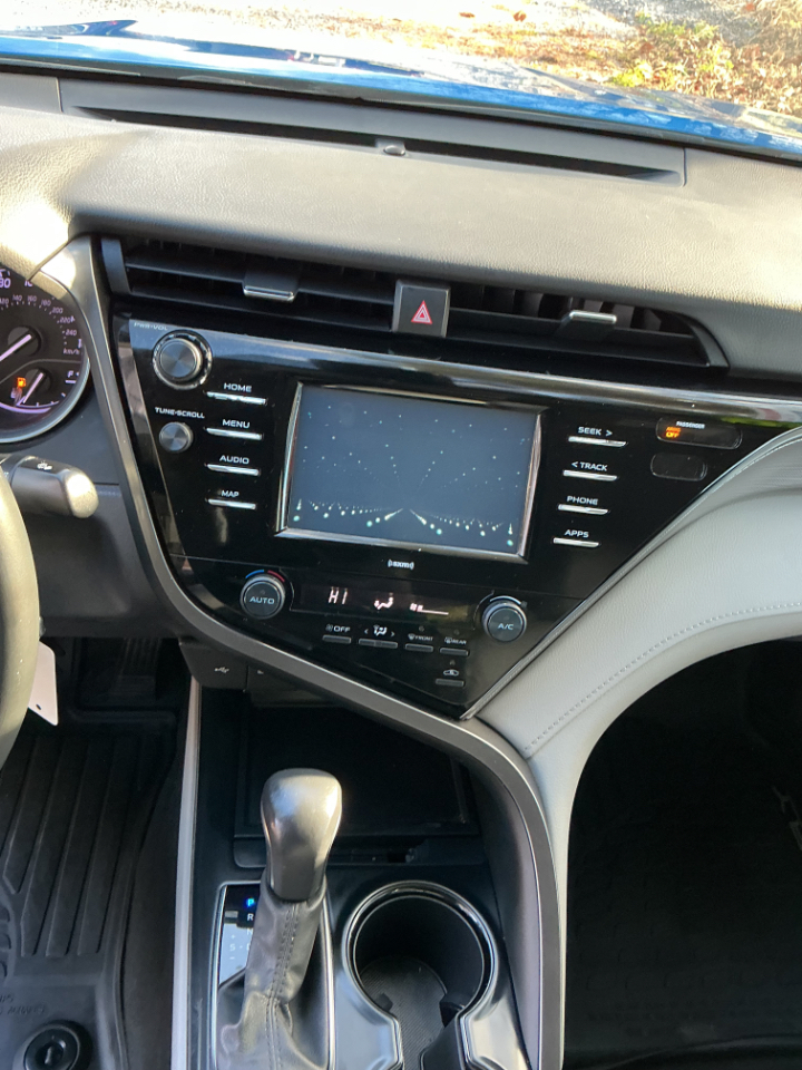 Toyota Camry SE Auto (Natl) 2020