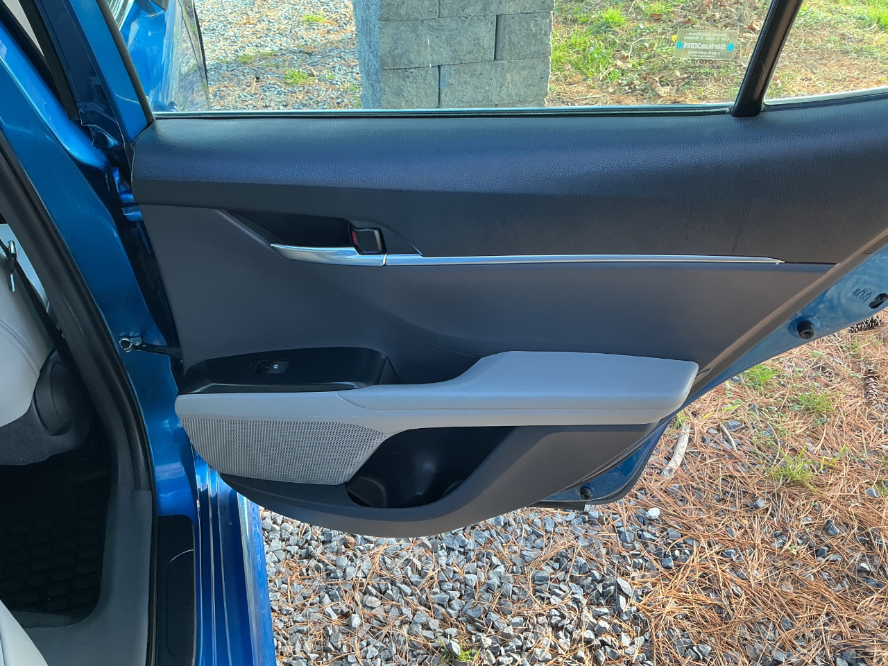 Toyota Camry SE Auto (Natl) 2020