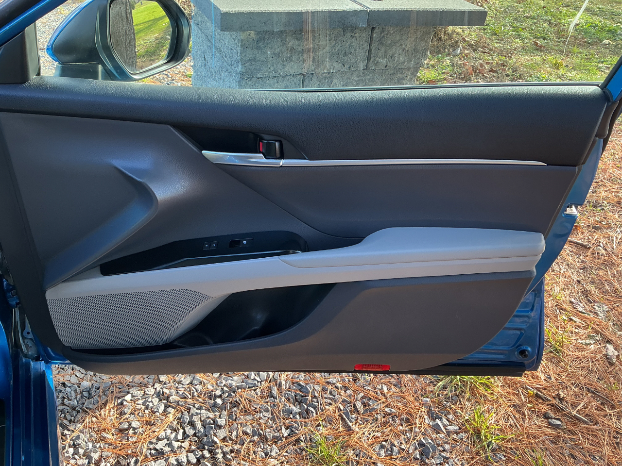 Toyota Camry SE Auto (Natl) 2020