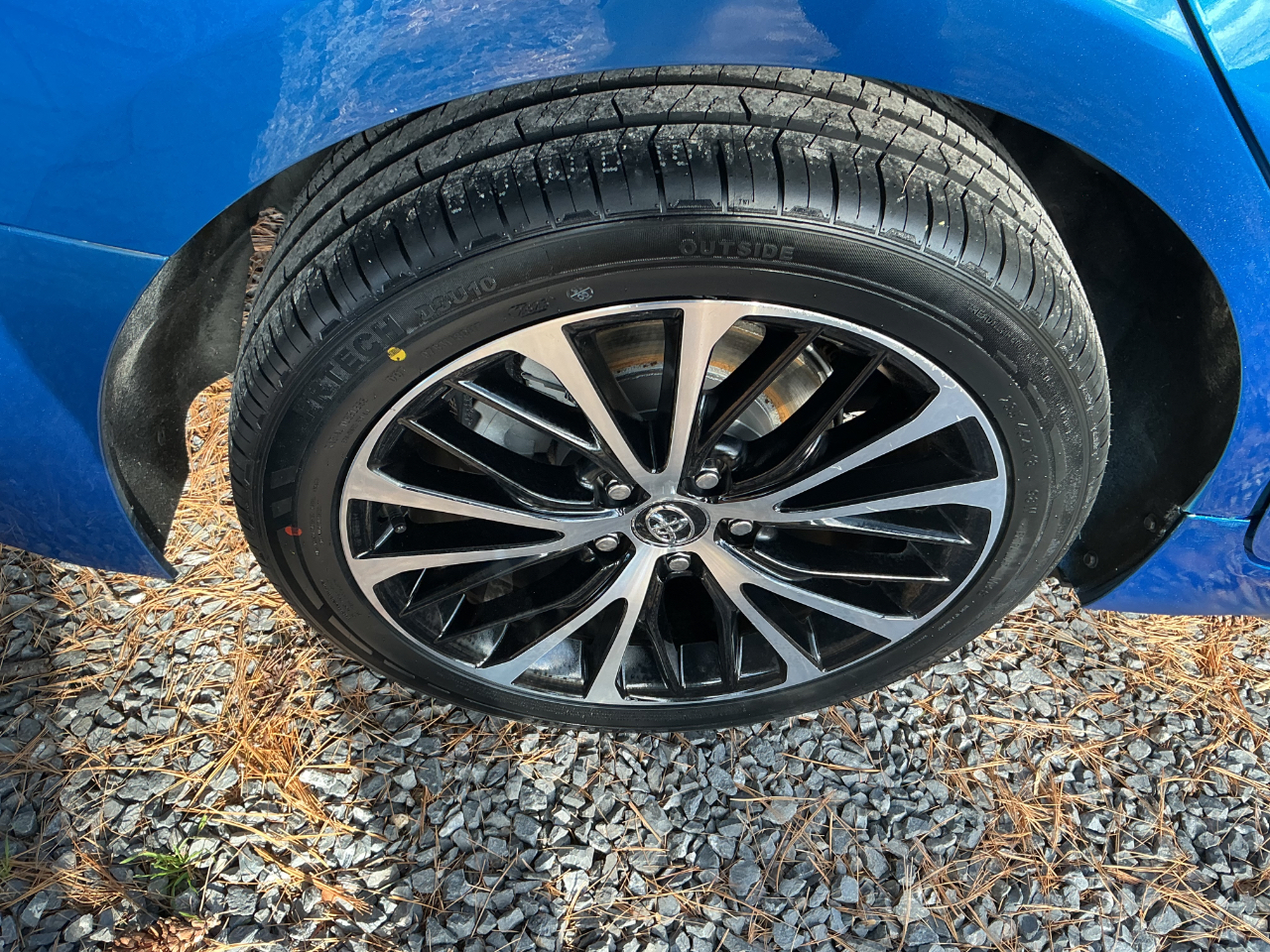 Toyota Camry SE Auto (Natl) 2020