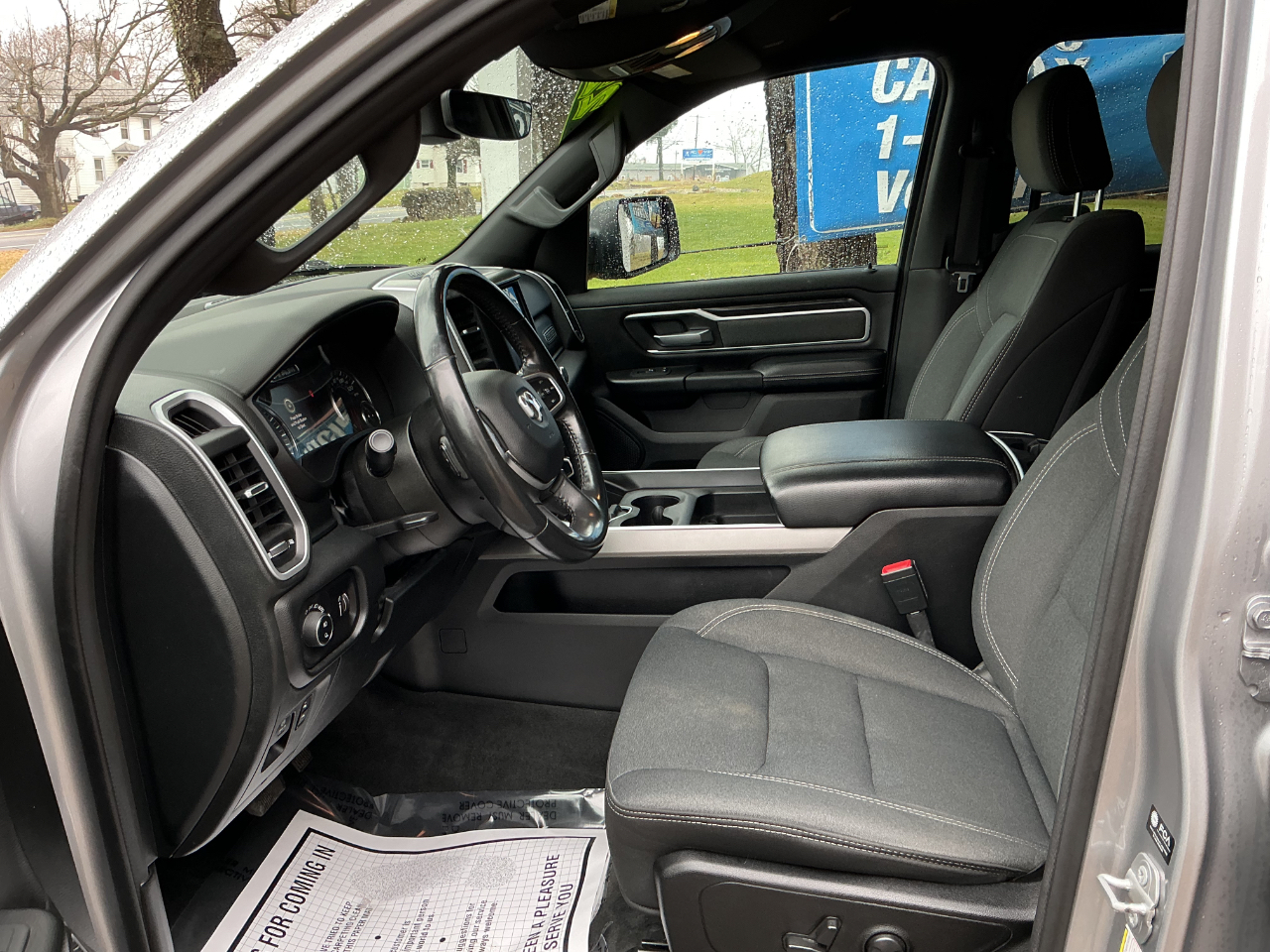 RAM 1500 Big Horn 4x4 Quad Cab 6'4" Box 2022