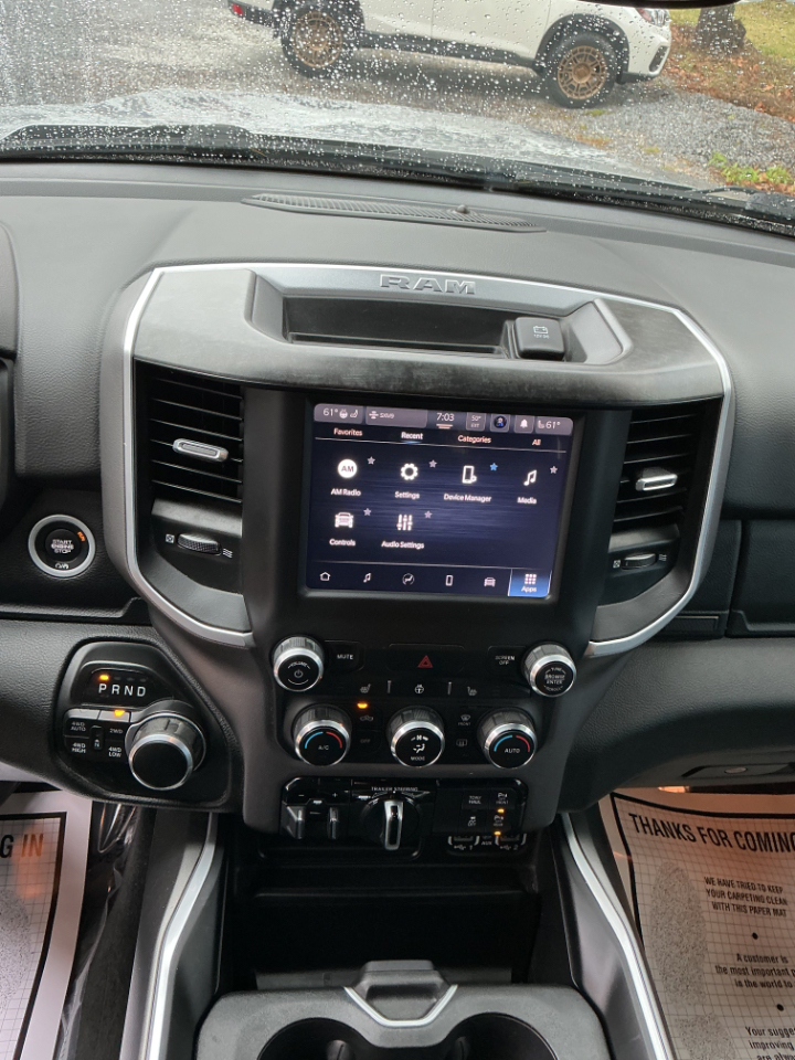 RAM 1500 Big Horn 4x4 Quad Cab 6'4" Box 2022