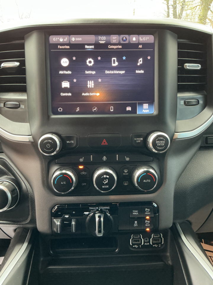 RAM 1500 Big Horn 4x4 Quad Cab 6'4" Box 2022