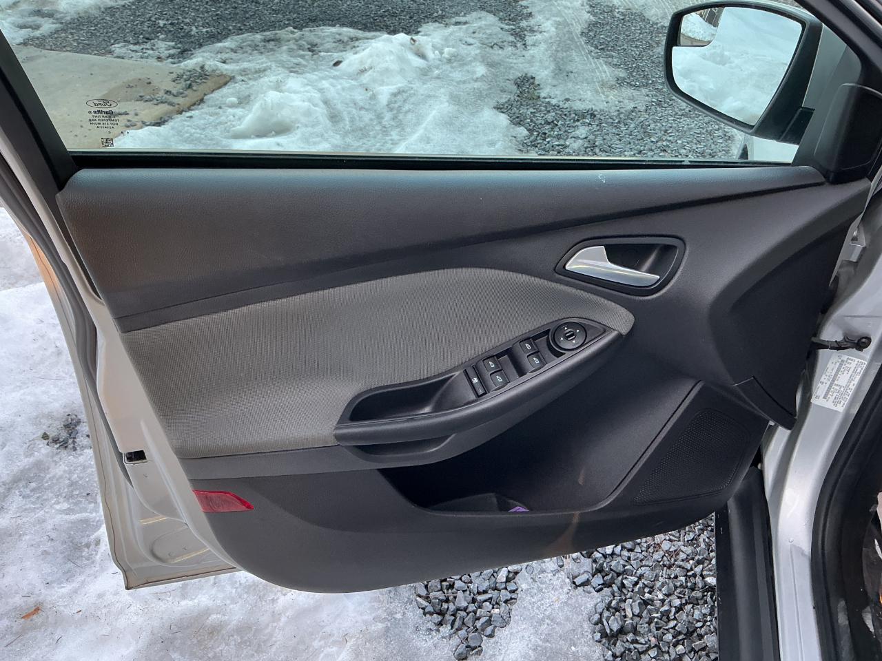 Ford Focus 4dr Sdn SE 2014