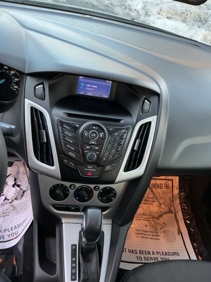 Ford Focus 4dr Sdn SE 2014