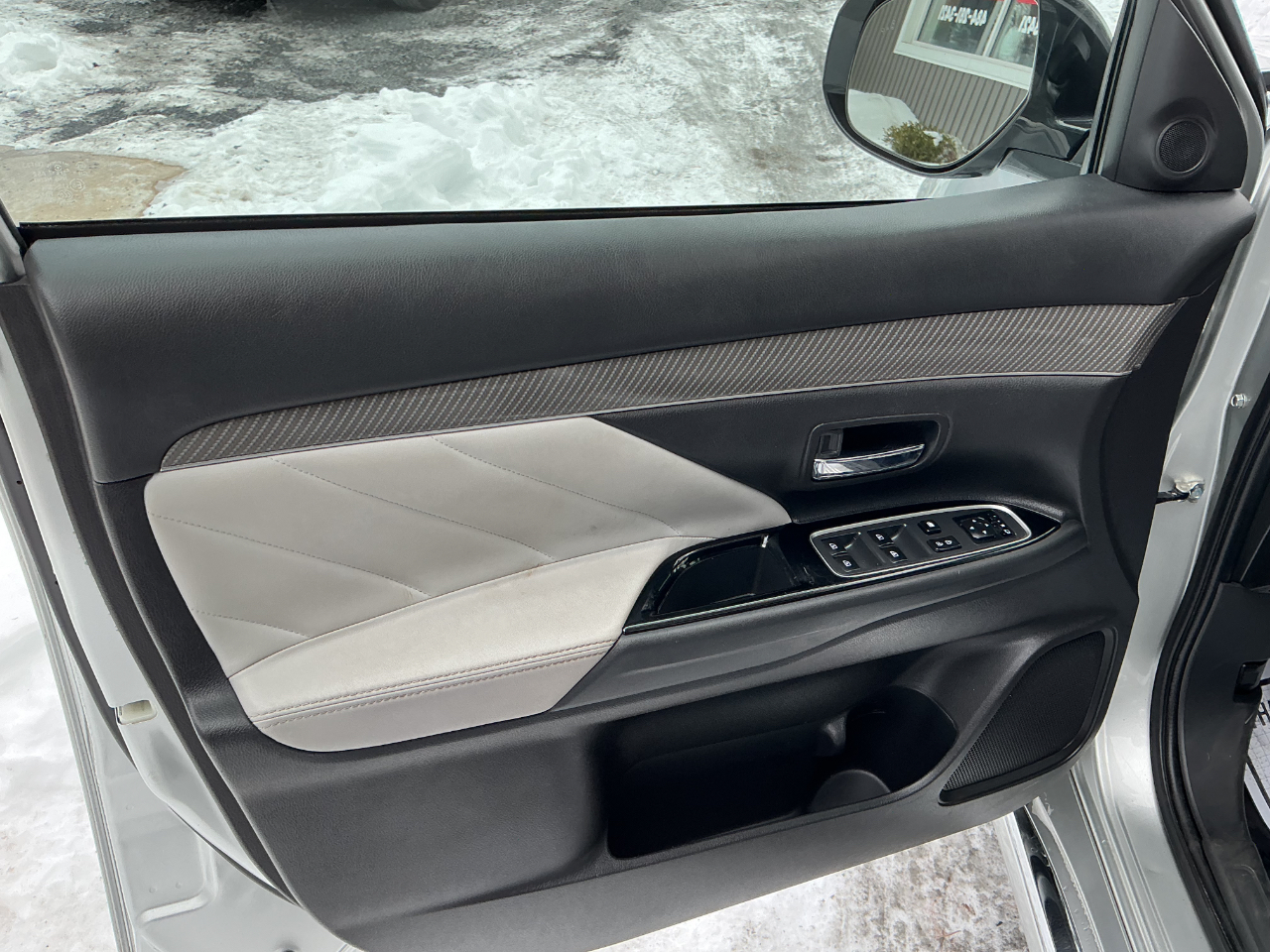 Mitsubishi Outlander PHEV SEL S-AWC 2022