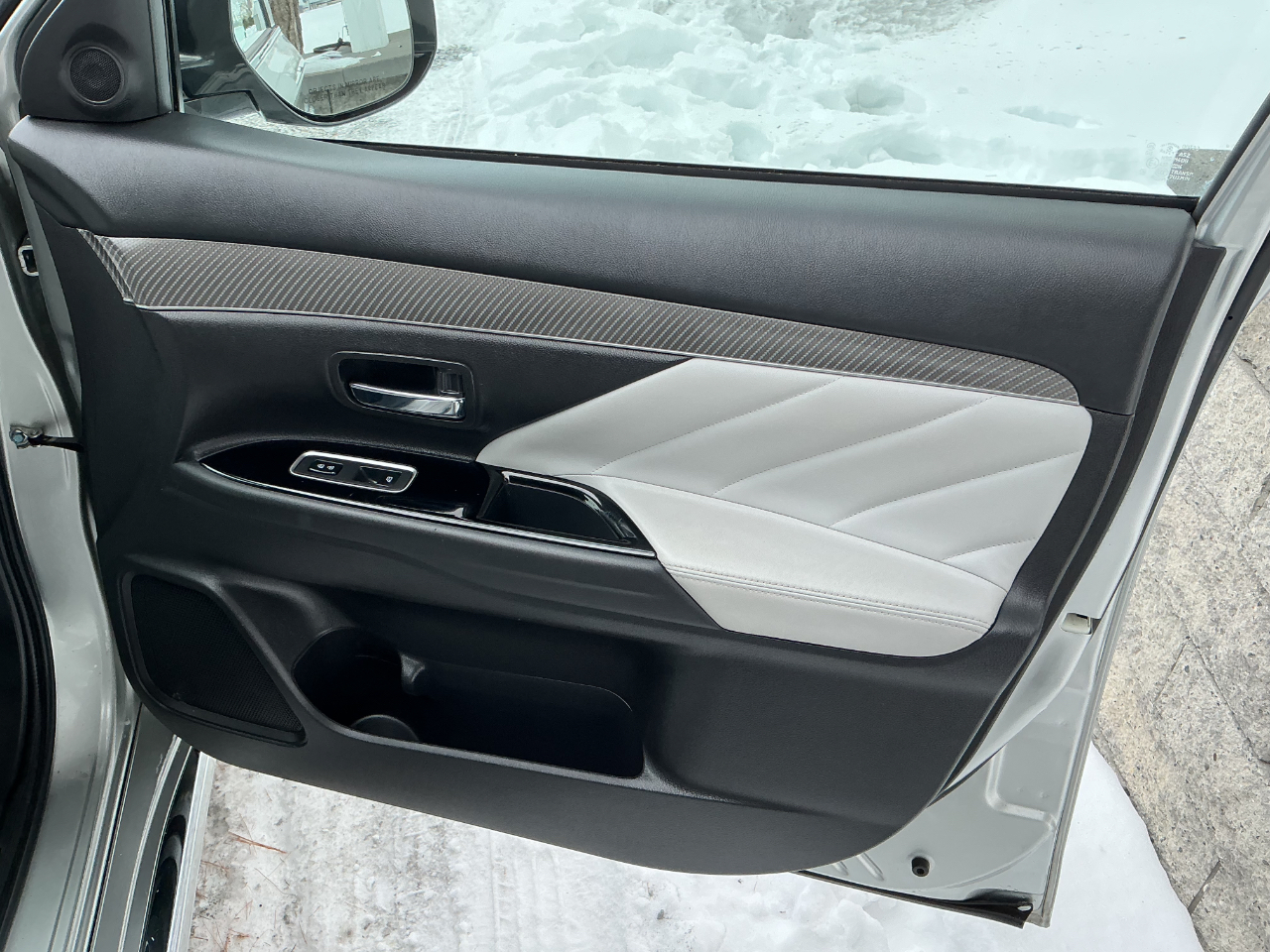 Mitsubishi Outlander PHEV SEL S-AWC 2022