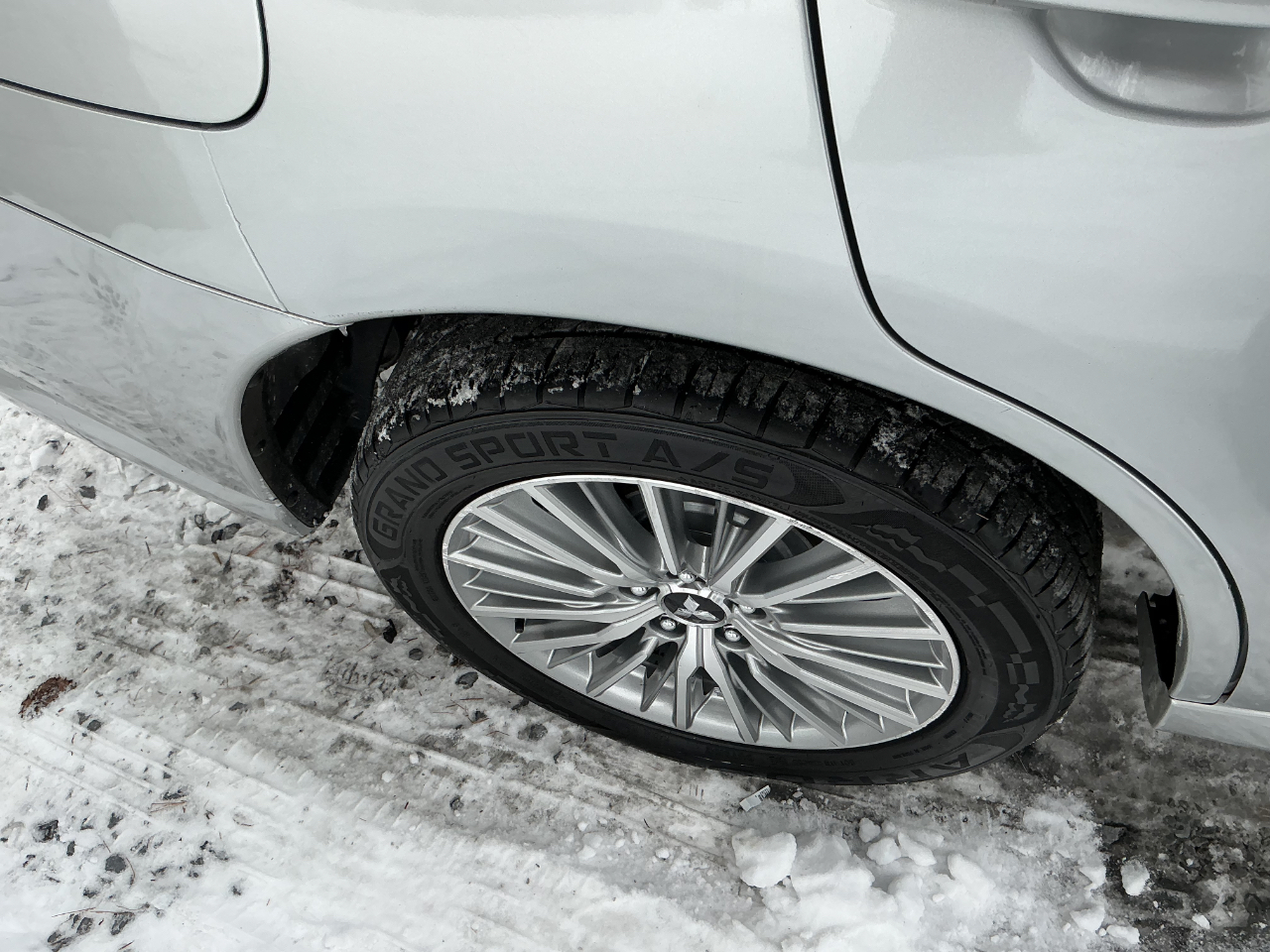 Mitsubishi Outlander PHEV SEL S-AWC 2022