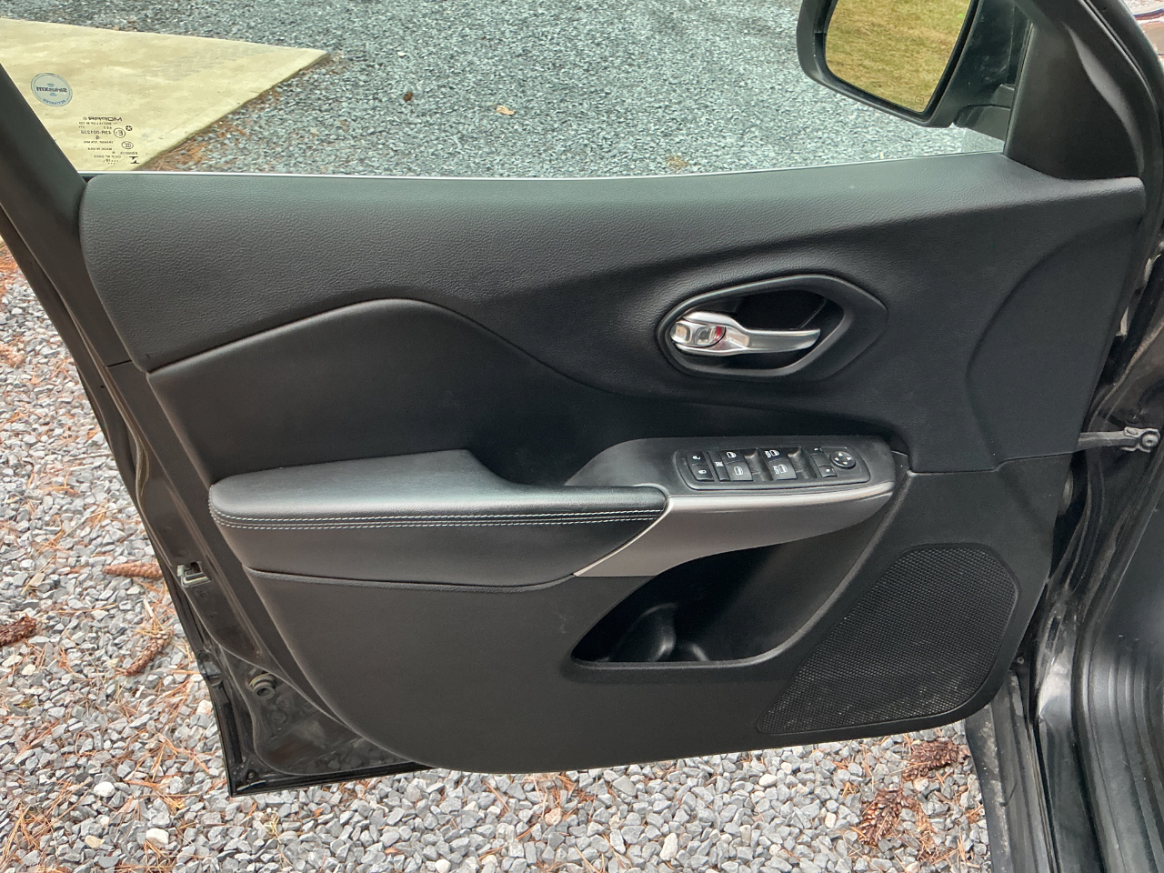 Jeep Cherokee Latitude Plus 4x4 2019