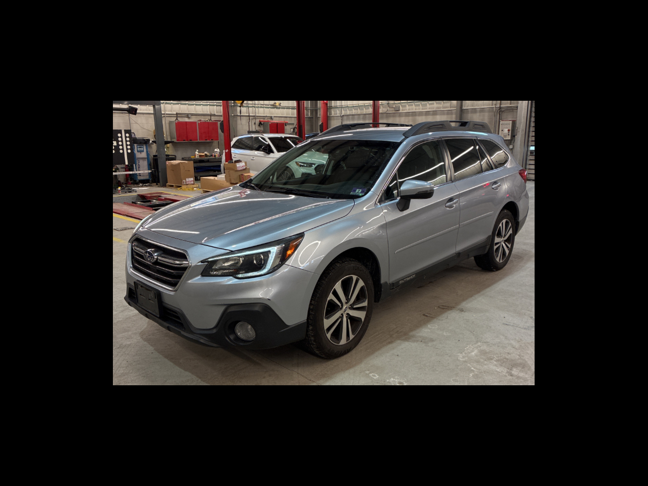 2019 Subaru Outback Limited's photo