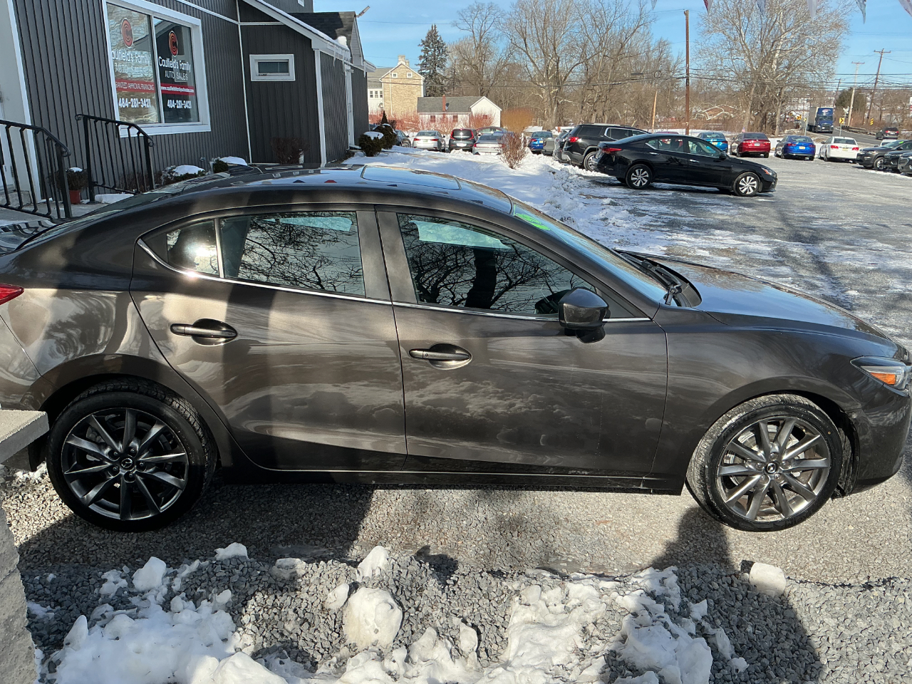 Mazda Mazda3 4-Door Grand Touring Auto 2018