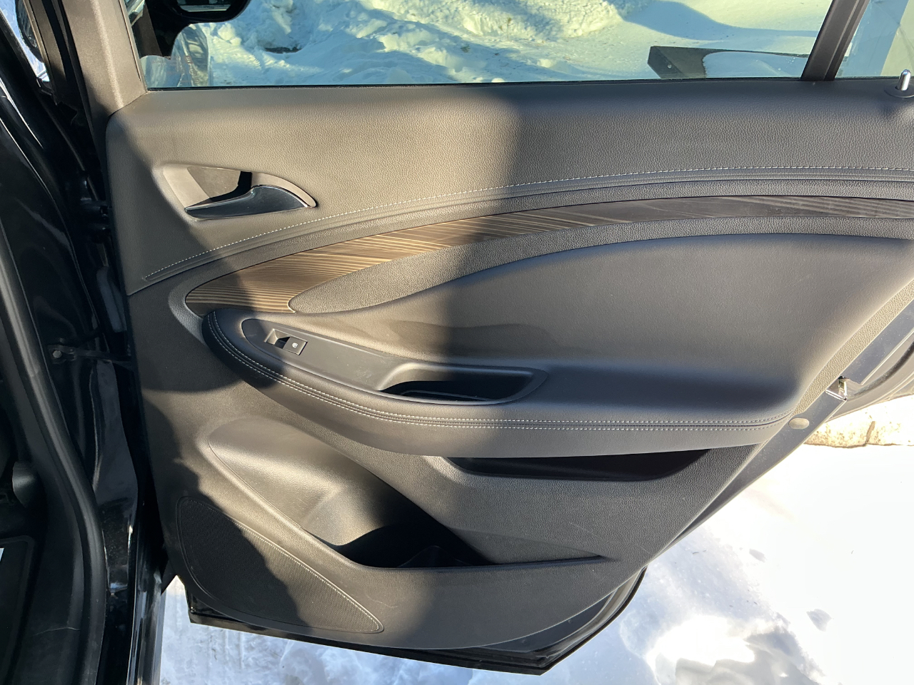 Buick Envision AWD 4dr Essence 2020