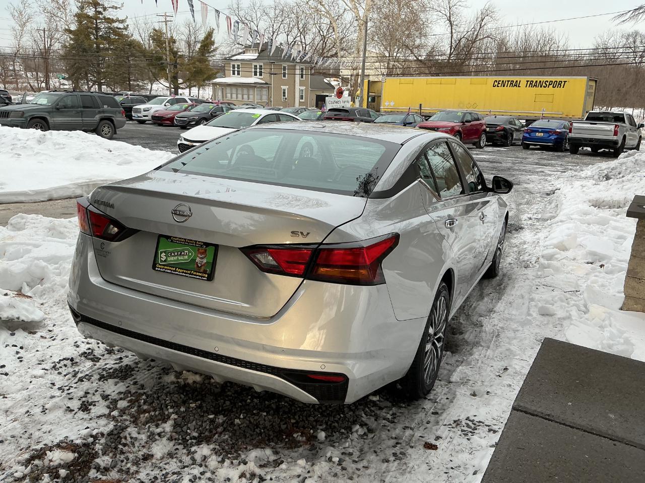 Nissan Altima 2.5 SV Sedan 2024