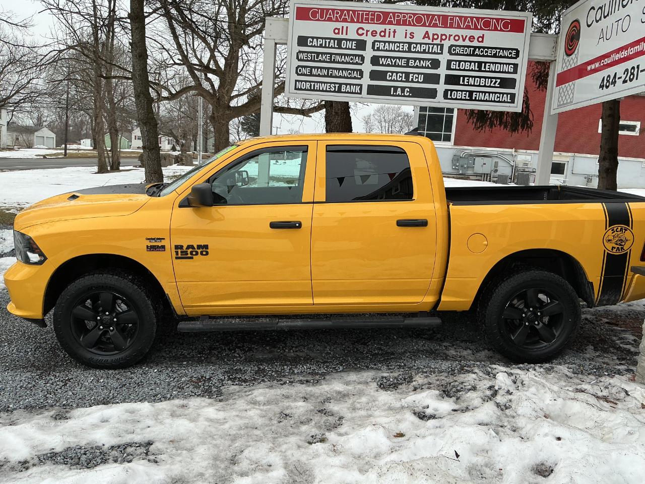 RAM 1500 Classic Express 4x4 Crew Cab 5'7" Box 2019