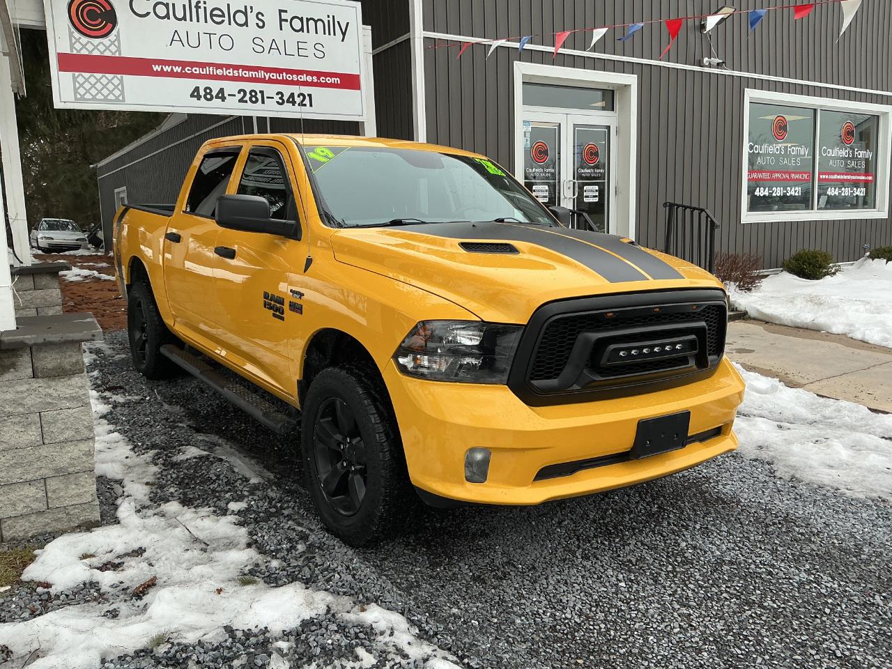RAM 1500 Classic Express 4x4 Crew Cab 5'7" Box 2019