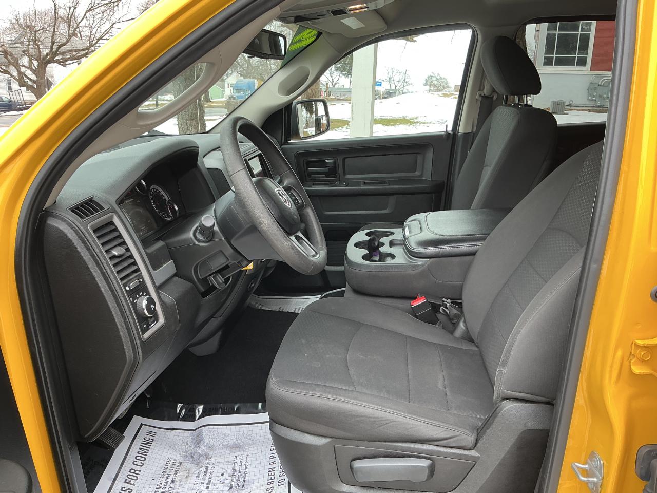 RAM 1500 Classic Express 4x4 Crew Cab 5'7" Box 2019