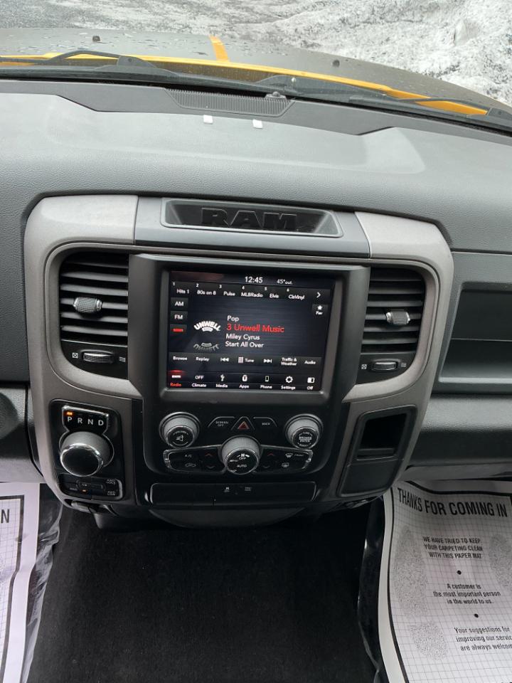 RAM 1500 Classic Express 4x4 Crew Cab 5'7" Box 2019